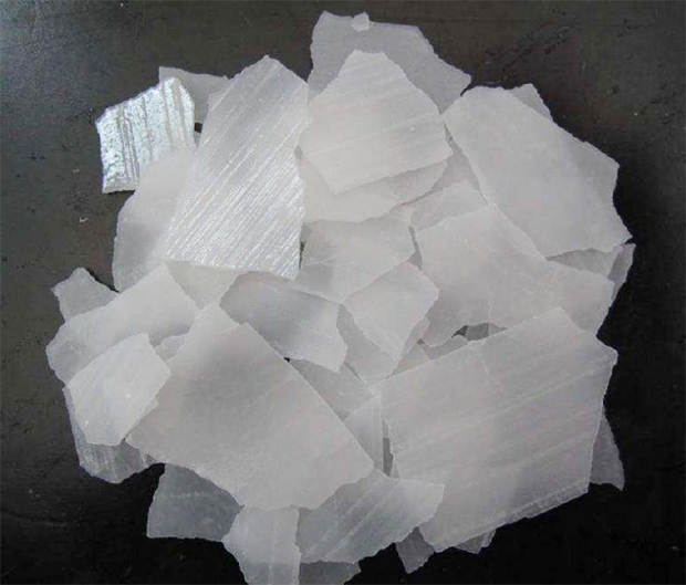 片堿和液堿用在污水處理中那個效果好?